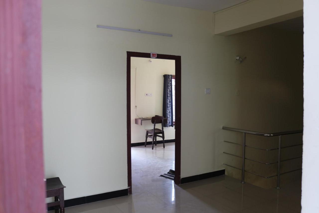 Hotel Shree Sairenu Near Maruthamalai And Bharathiyar Univ And On The Way To Near Isha Adiyogi Marudhamalai Exteriér fotografie